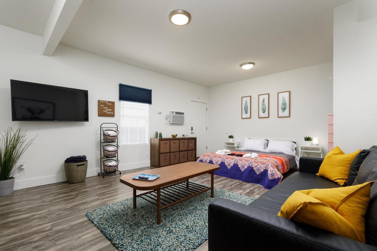735 W 10Th St Далас Екстериор снимка