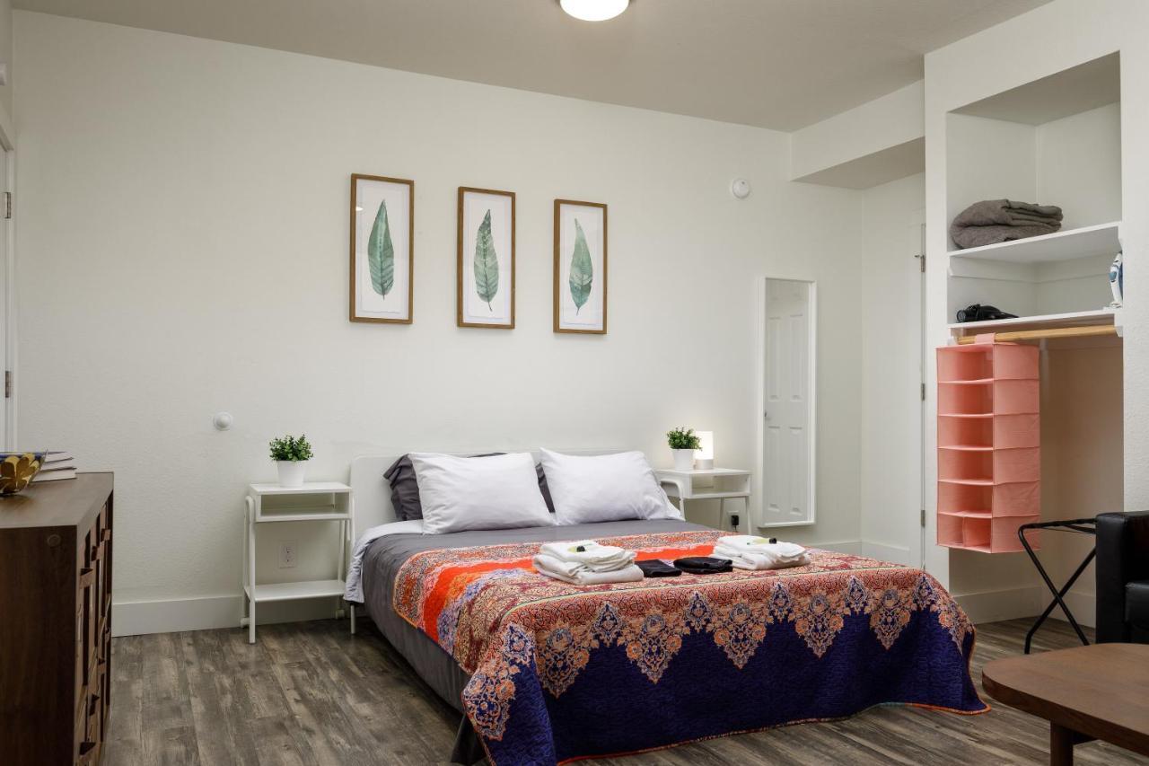 735 W 10Th St Далас Екстериор снимка