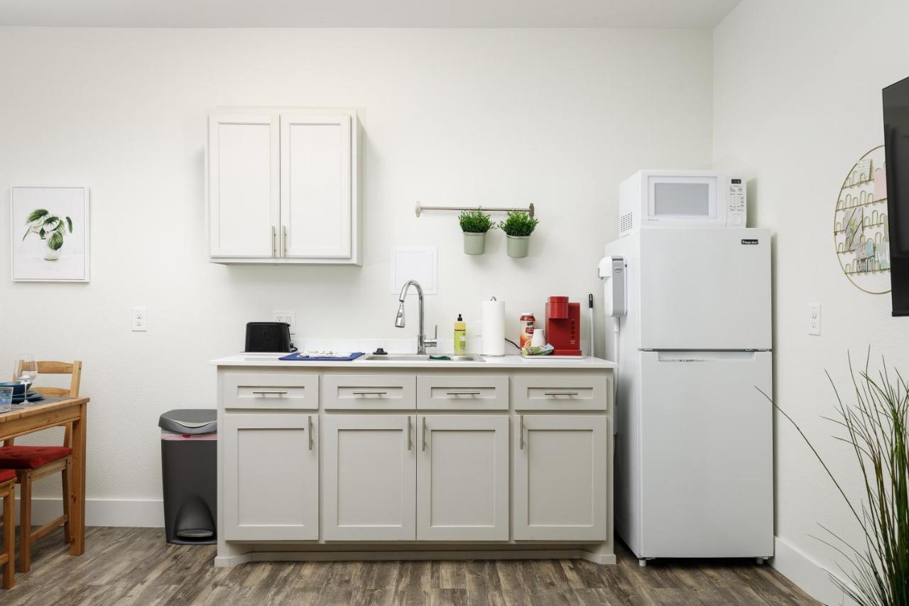 735 W 10Th St Далас Екстериор снимка