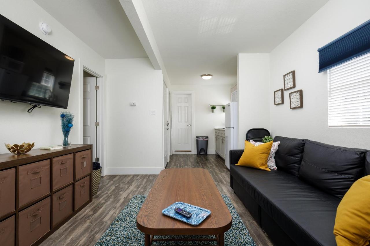 735 W 10Th St Далас Екстериор снимка