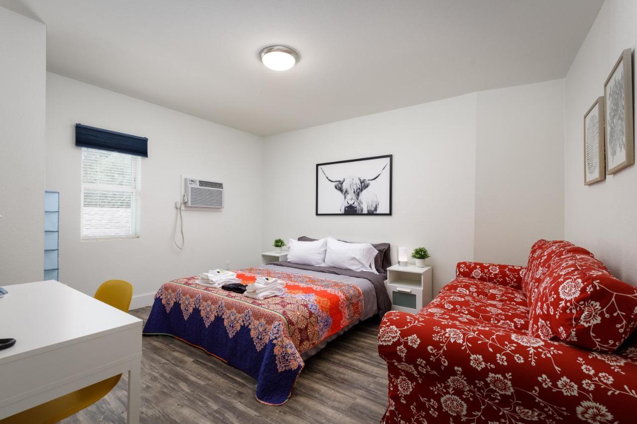 735 W 10Th St Далас Екстериор снимка