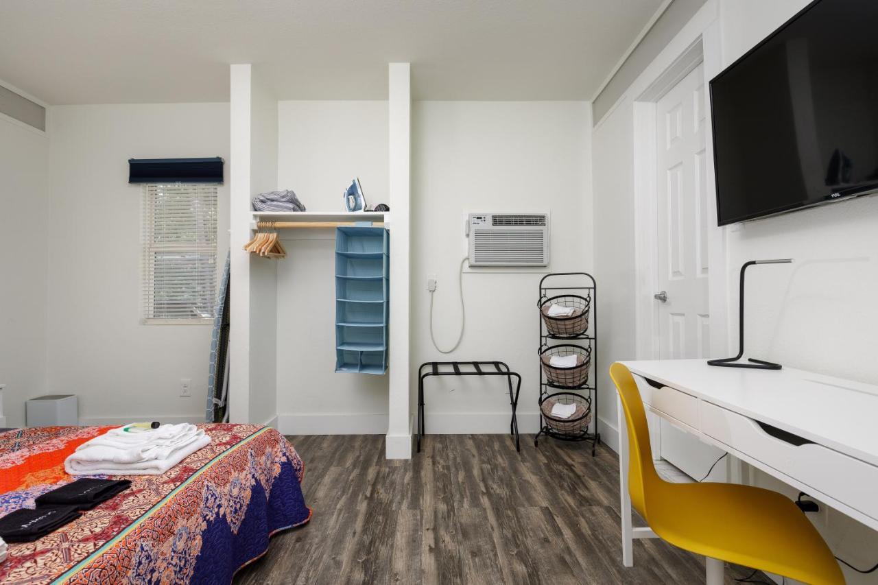 735 W 10Th St Далас Екстериор снимка