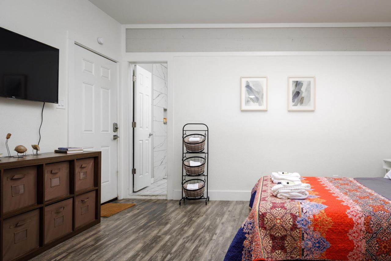 735 W 10Th St Далас Екстериор снимка
