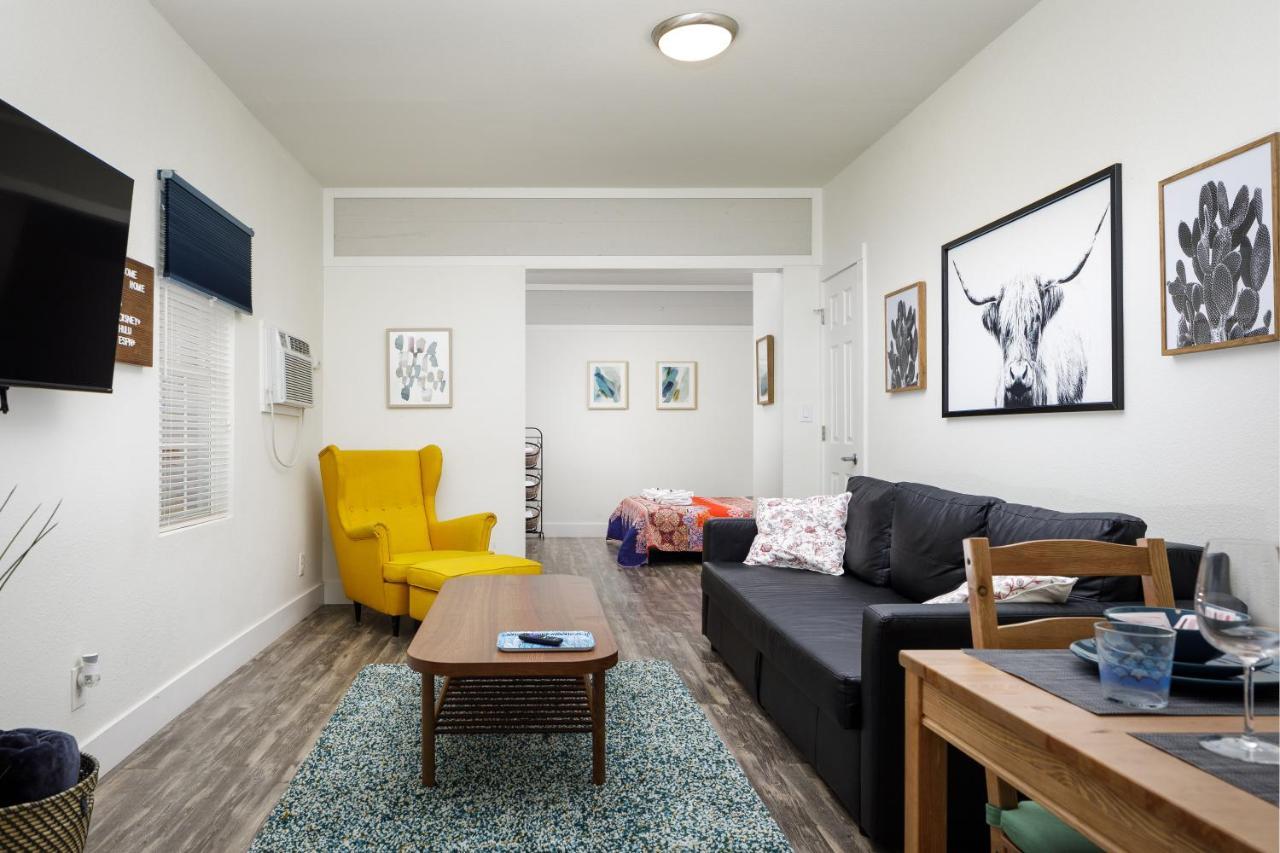 735 W 10Th St Далас Екстериор снимка