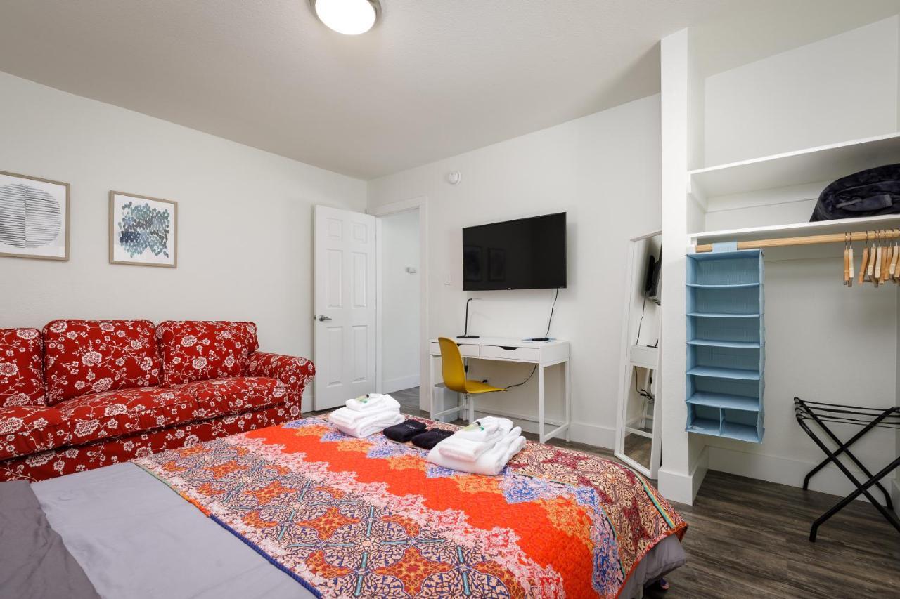 735 W 10Th St Далас Екстериор снимка