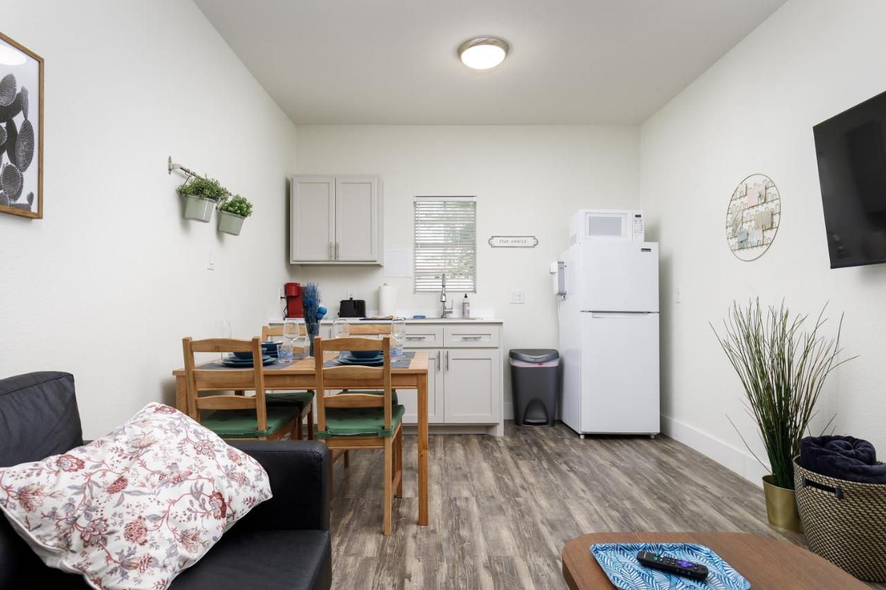 735 W 10Th St Далас Екстериор снимка