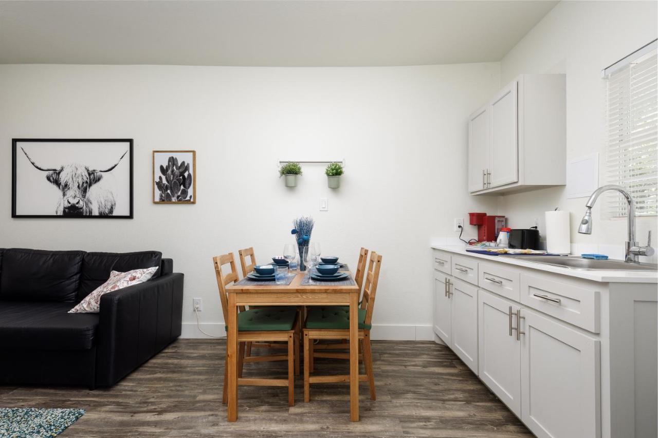 735 W 10Th St Далас Екстериор снимка