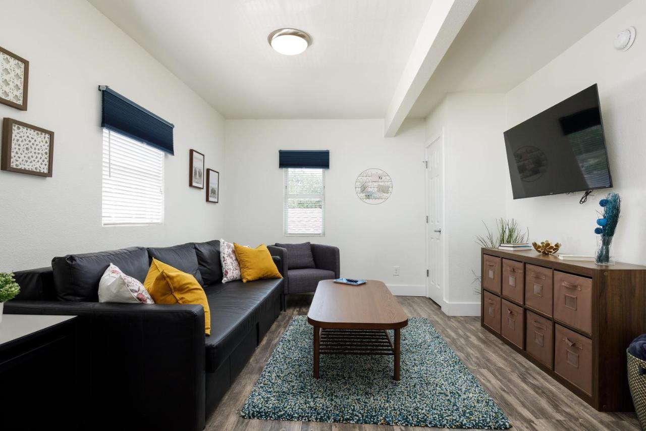 735 W 10Th St Далас Екстериор снимка